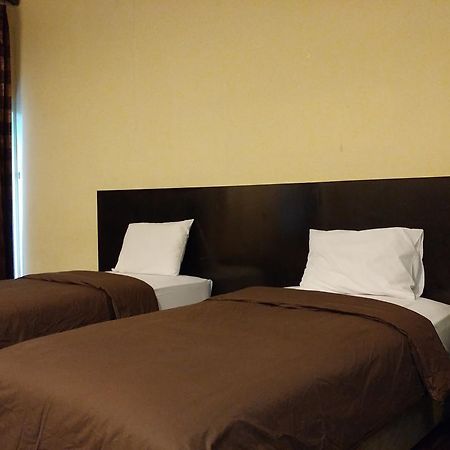 Quint Hotel Manado Exterior photo