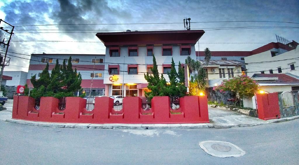 Quint Hotel Manado Exterior photo