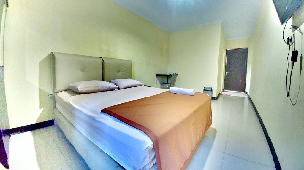 Quint Hotel Manado Exterior photo
