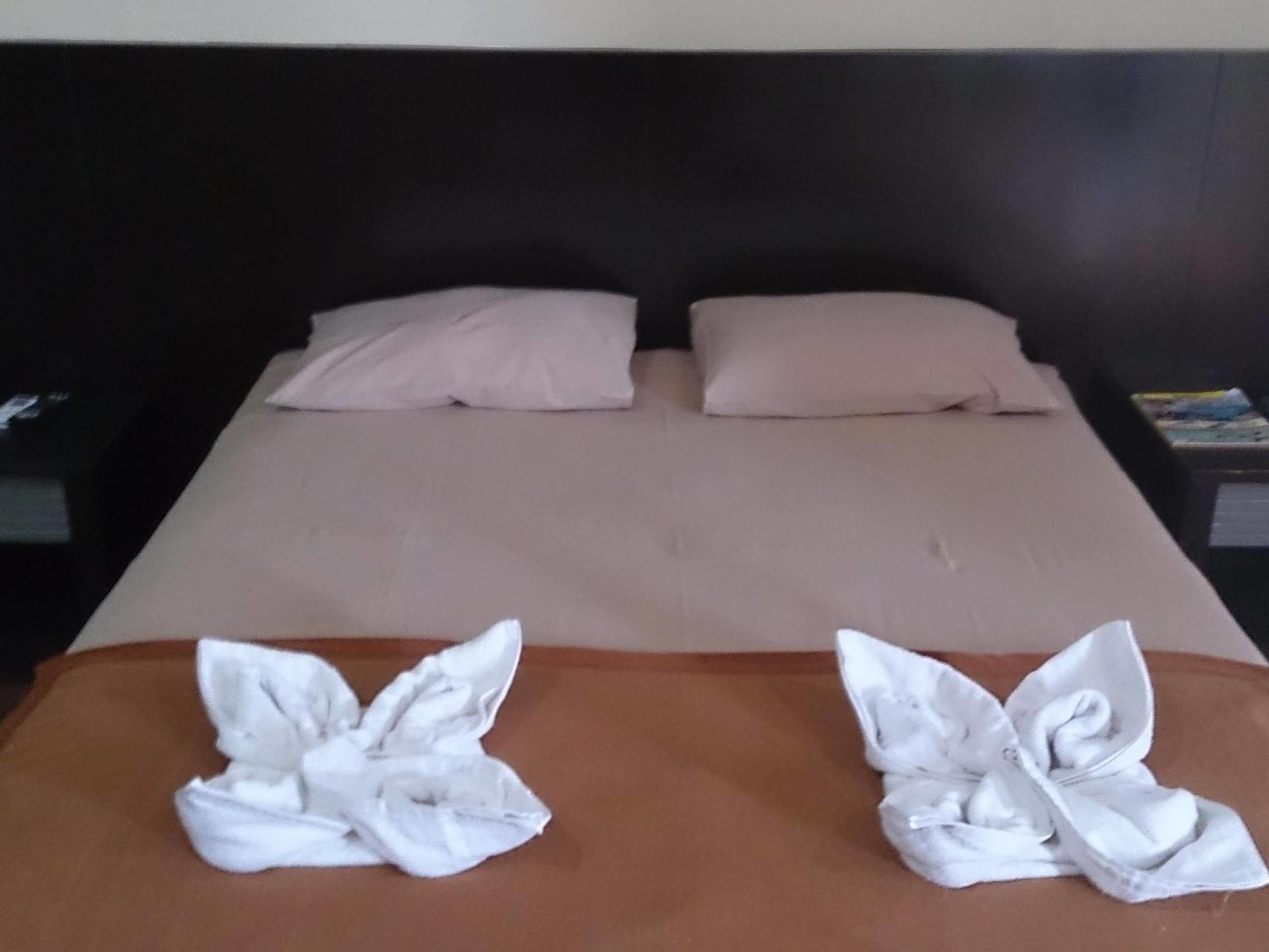 Quint Hotel Manado Exterior photo